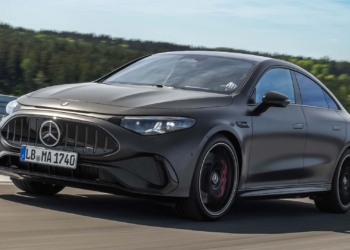 Mercedes-AMG’den Ezber Bozan Elektrikli: 3 Motorlu ve 670 Beygirlik CLA 45 4Matic+ Tanıtıldı