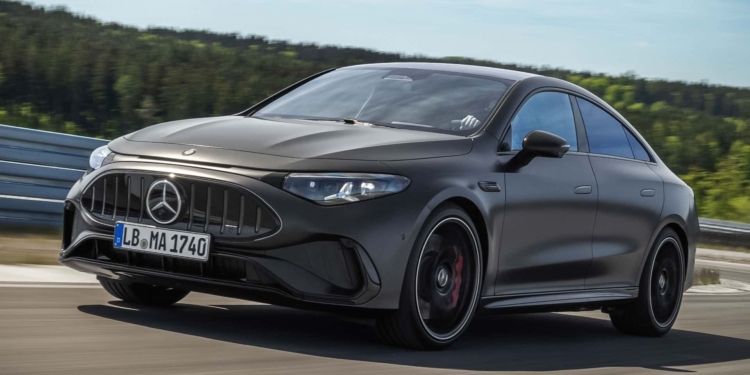 Mercedes-AMG’den Ezber Bozan Elektrikli: 3 Motorlu ve 670 Beygirlik CLA 45 4Matic+ Tanıtıldı Mercedes-AMG’den Ezber Bozan Elektrikli: 3 Motorlu ve 670 Beygirlik CLA 45 4Matic+ Tanıtıldı
