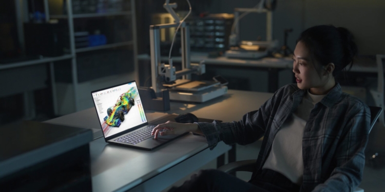 Seçili ASUS ve ROG Laptop Alanlara 3 Aylık Ücretsiz Google AI ve 5 TB Bulut Depolama