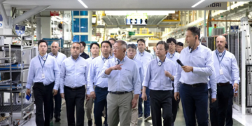 Patrondan İzmit’e Kritik Ziyaret: Hyundai Başkanı Chung Eui-sun IONIQ 3 Üretimini Denetledi