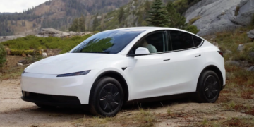 Karşıdan Gelenin Gözünü Alıyor: Tesla ABD’de 20 Binden Fazla Aracı Farları Yüzünden Geri Çağırıyor!