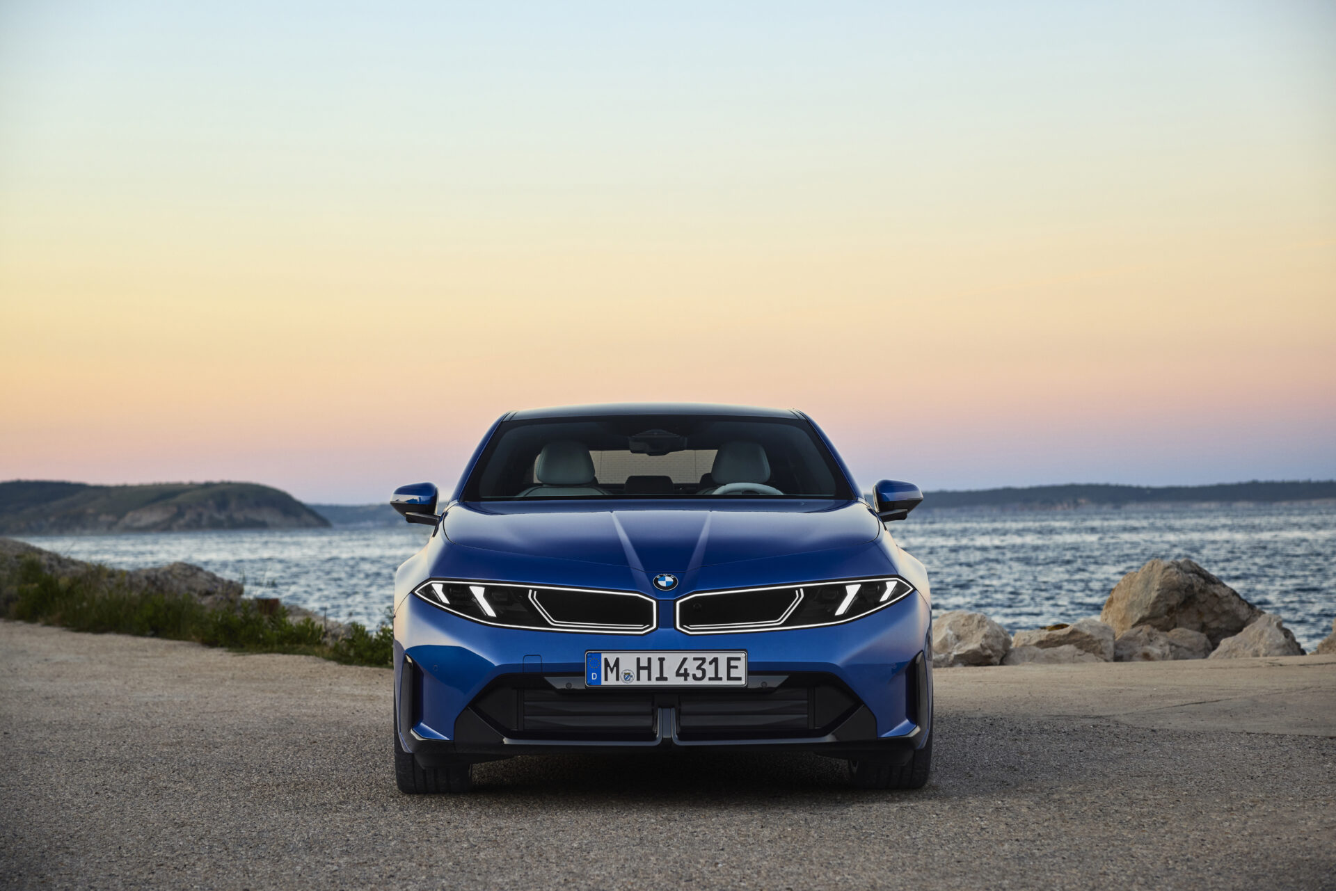 Neue Klasse Tasarımlı Yeni BMW 3 Serisi ve Tamamen Elektrikli i3’ü Tanıtıldı! Neue Klasse Tasarımlı Yeni BMW 3 Serisi ve Tamamen Elektrikli i3’ü Tanıtıldı!