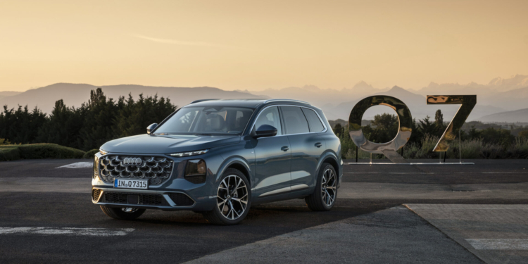Yeni Audi Q7 Çarpışma Sonrası Güvenlikte Tarih Yazdı: Euro NCAP’ten Yüzde 100 Başarı! Alopias blue metallic, static shot, exterior