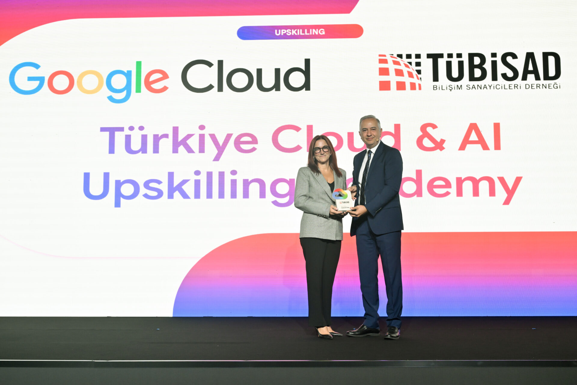 Google Cloud Day Türkiye 2026 Etkinliğinde Yapay Zekâ Vurgusu: Türkiye İçin Yeni Akademi Kuruluyor Google Cloud Day Türkiye 2026