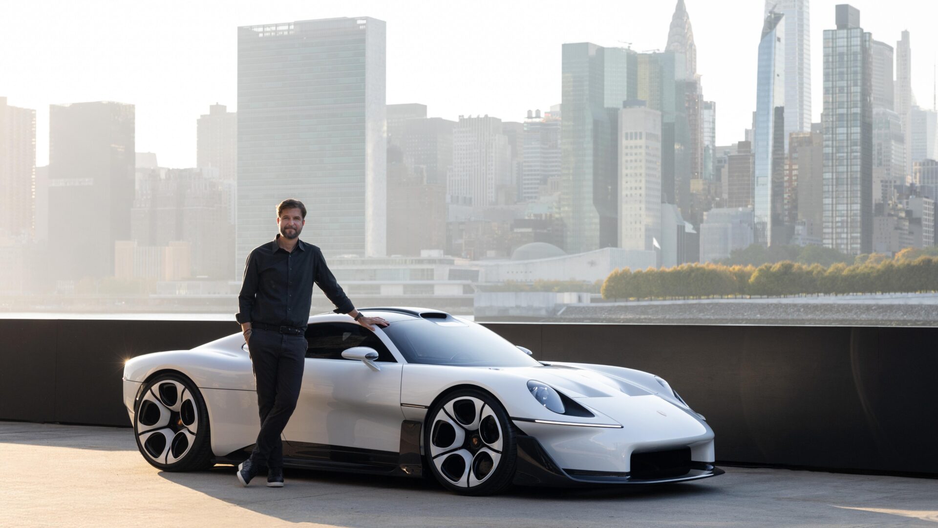 Yeni Porsche Mission S Tanıtıldı!