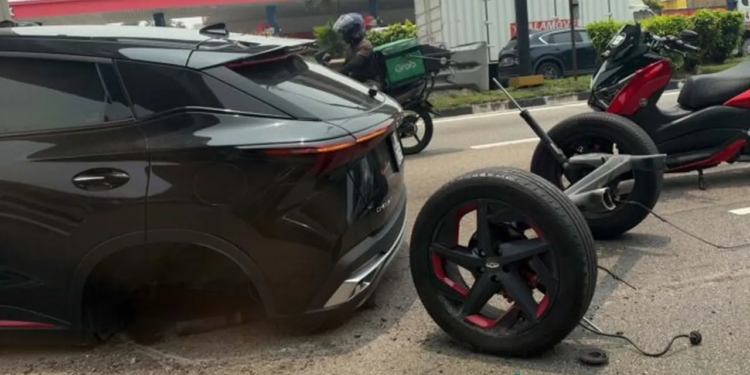 Seyir Halindeyken Arka Aks Koptu: Chery SUV Modelinde Yaşanan Olay ve Güvenlik İncelemesi! Seyir Halindeyken Arka Aks Koptu: Chery SUV Modelinde Yaşanan Olay ve Güvenlik İncelemesi!